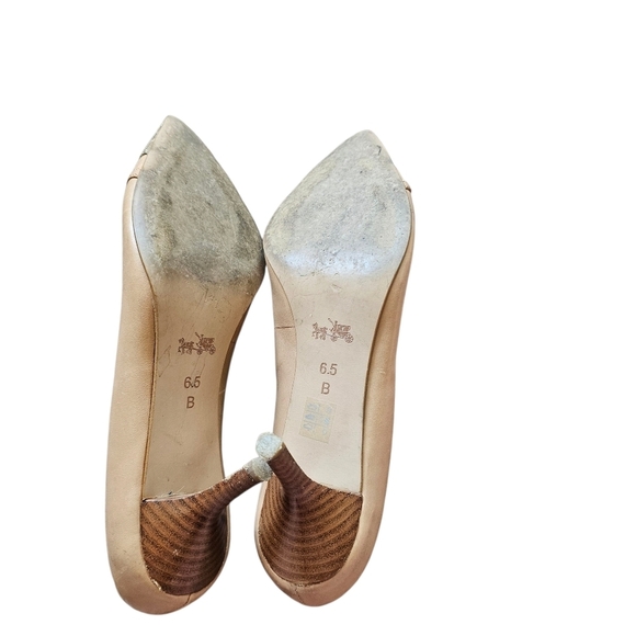 Coach Women's Leather Tan and Cream Chain Detail Heels Shoes Size 6.5 - Picture 9 of 9
